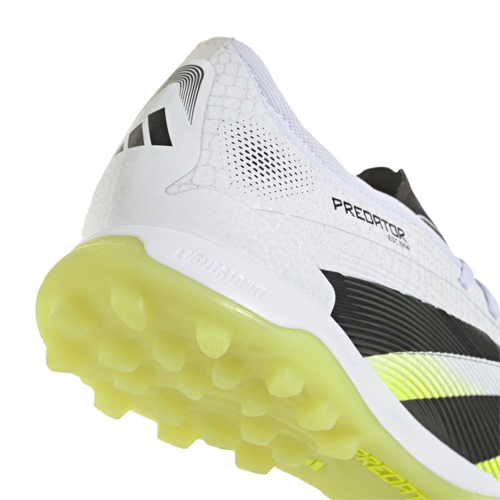 Guayos Predator Pro Pasto sintético